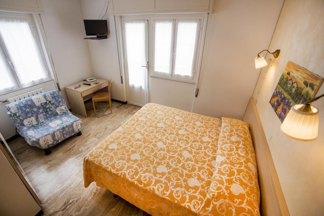 B&B Hotel Costa Azzurra Spotorno Exterior photo