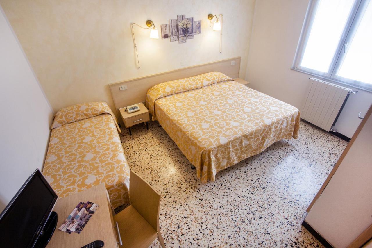 B&B Hotel Costa Azzurra Spotorno Exterior photo